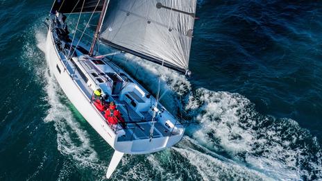 First 36 SE : BENETEAU dévoile son pur-sang de glisse