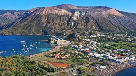 Les îles éoliennes : et si vous passiez une journée à Stromboli ?