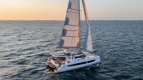 Découvrez les nouvelles photos du New FP41, le catamaran qui voit les choses en grand