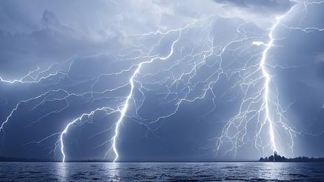 Orages en Méditerranée l’été : un risque sous-estimé pour les vacanciers et les plaisanciers