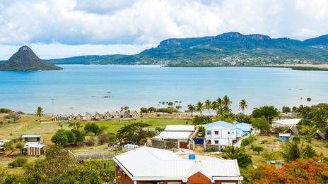 Baie de Diego Suarez : entre navigation d’exploration, récifs émeraude et terres rouges du nord malgache