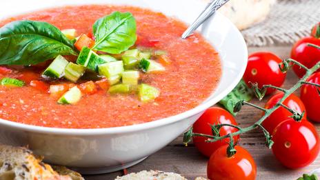 Le gaspacho de tomate et crevettes grises : fraîcheur express et iodée