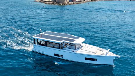 Sea Loft 480 : Jeanneau réinvente la croisière insulaire