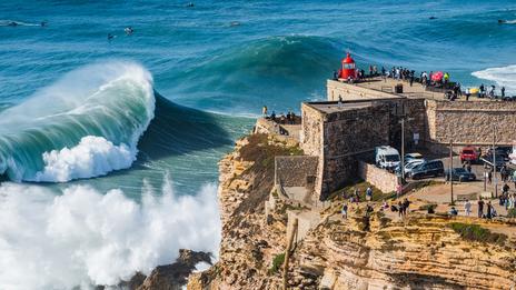 Nazaré : le secret des vagues géantes du Portugal