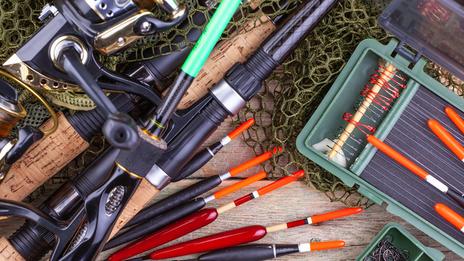 Matériel de base : que faut-il vraiment pour débuter la pêche en mer ?