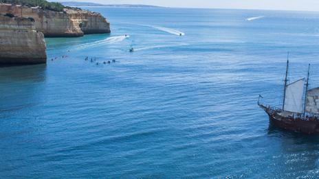 Les pirates en Méditerranée : quand la mer du milieu devint un empire de corsaires