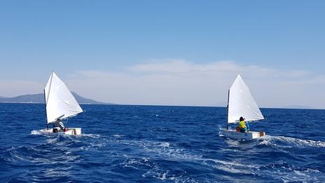 Choisir son premier Optimist : neuf, d’occasion ou en location ?