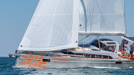 OVNI en aluminium brut : la liberté dans sa forme la plus pure