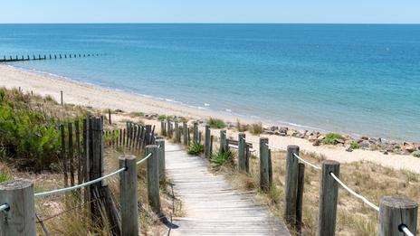 Quel pays possède le plus grand domaine maritime au monde ?