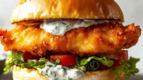 Le burger de poisson pané maison : croustillant, fondant et terriblement gourmand