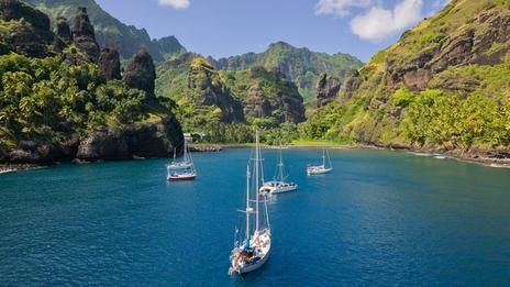 Les îles Marquises : navigation entre volcans et légendes