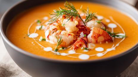 La bisque de homard ou de langoustines : le grand classique maison qui change tout