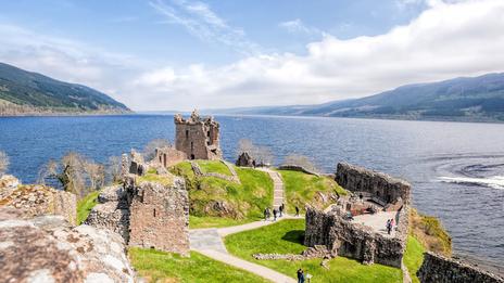 Vent, marées et Highlands : comment profiter de la navigation sur les lochs écossais en voilier