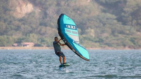 Wing foil : les meilleurs et plus beaux spots du monde pour progresser vraiment