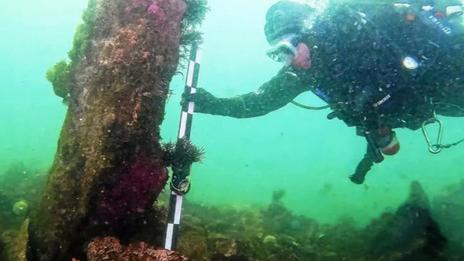 Un mur géant vieux de 7.000 ans découvert au large de l'île de Sein