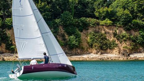 J/7 : le nouveau dayboat familial de 7 m signé J Composites