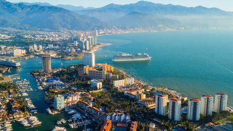 Baie de Puerto Vallarta : navigation paisible au cœur du Pacifique mexicain