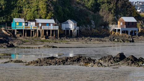 Plage du Valais à Saint-Brieuc : la baignade encore repoussée, l’été sans vagues pour les baigneurs