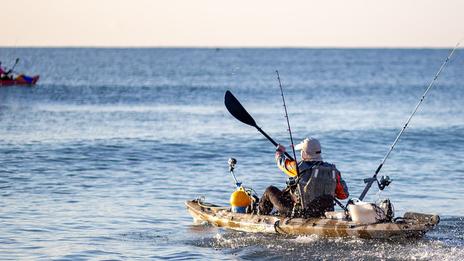 Pêcher en kayak, une autre façon d’aborder la mer et la pêche