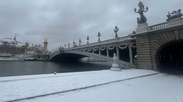 Pont Alexandre III, Paris le mercredi 6 janvier Actualités France
