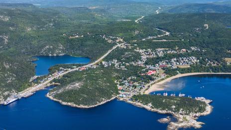 Baie de Tadoussac : escale boréale entre fjord, cétacés et rivage historique