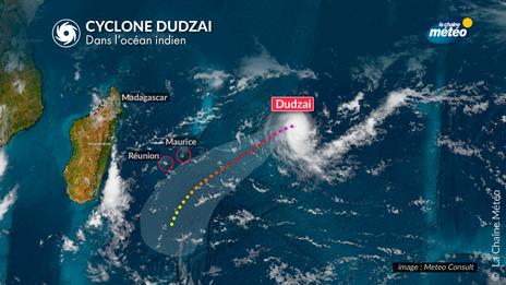Cyclone Dudzai dans l'océan Indien : va-t-il toucher l'île de la Réunion ?