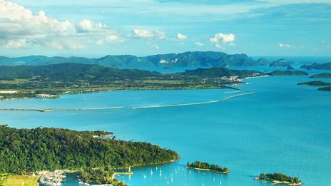Langkawi en Malaisie : voyage tropical entre îles, nature luxuriante et horizons asiatiques