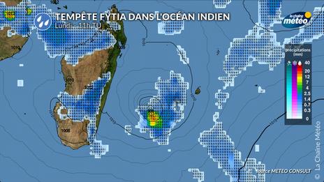 Tempête tropicale Fytia à 200 km de La Réunion : forts orages sur l'île ce lundi