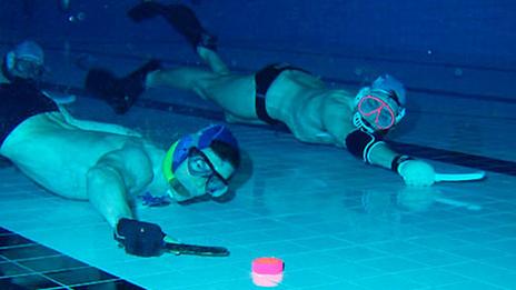 Hockey subaquatique, immersion dans le sport collectif le plus méconnu des bassins