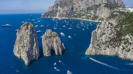 Italie: Capri impose des règles aux groupes de touristes l'été prochain