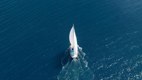 Petits voiliers, grandes idées : quand la plaisance retrouve l’essentiel
