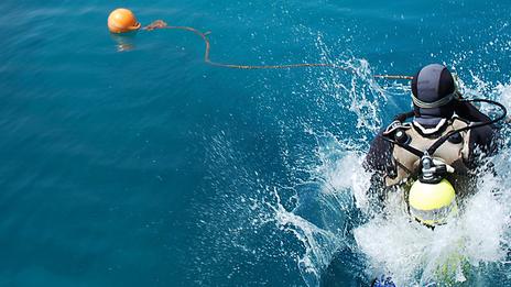 Entre liberté et responsabilité : plonger en bouteille depuis son bateau à l’heure du renforcement des règles