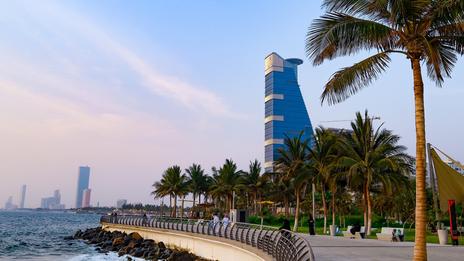 Arabie saoudite : les méga-projets touristiques de la mer Rouge ralentissent face aux réalités économiques