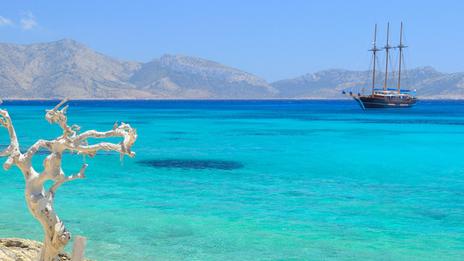 Alors que Santorin sature, cap sur les Petites Cyclades, ces îles préservées qui séduisent les voyageurs avertis