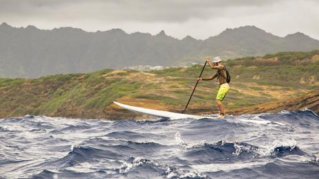 Paddle en mer agitée : techniques et conseils pour garder le contrôle face au clapot