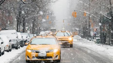 Blizzard à New York et sur l’est des États-Unis : jusqu’à 50 cm de neige et des vents à 100 km/h
