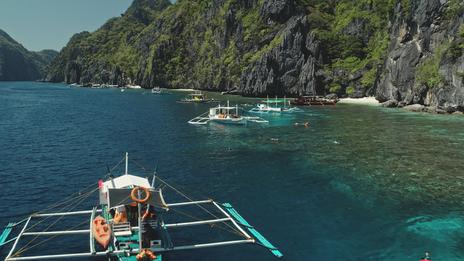 Lagons translucides et reliefs volcaniques, l’archipel des Visayas est l'endroit idéal pour naviguer sous les tropiques