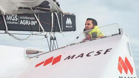 Guirec Soudée a évité de justesse une collision au 77ᵉ jour de sa tentative de record