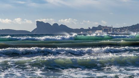 Le mistral en Méditerranée : comment ce vent naît et pourquoi il peut changer une navigation
