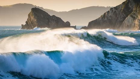 Meilleurs spots de surf en Espagne : les destinations incontournables pour tous les niveaux