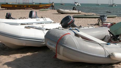 Annexe pneumatique qui se dégonfle : d’où vient la fuite et que faire ?