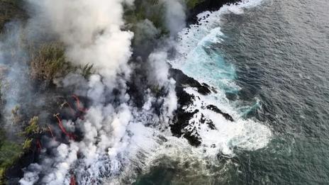 Piton de la Fournaise : la lave retrouve l’océan, un spectacle rare qui bouleverse La Réunion