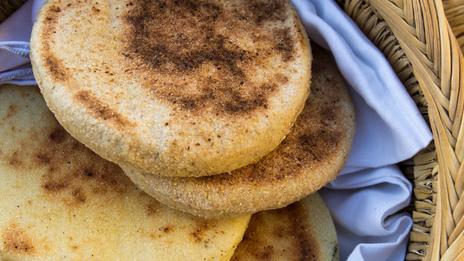 Comment faire du pain à bord sans four ni cuisine équipée