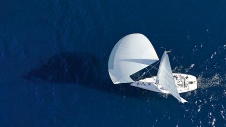 Voile, batteries, hydrogénération : le vrai mode d’emploi du voilier électrique autonome