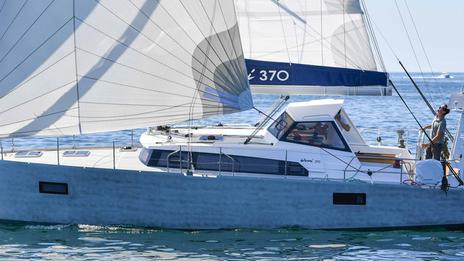 Alubat expose l’OVNI 370 au Nautique de Saint-Malo : un voilier en aluminium pensé pour les mers exigeantes