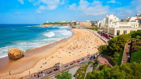 Biarritz rouvre ses plages pour la baignade : 86 douches remises en service avant la saison