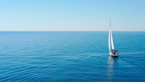 Pourquoi dit-on « avoir le pied marin » ? l’origine surprenante des expressions que l’on utilise tous les jours