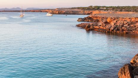 Printemps en Méditerranée : ces 5 mouillages sont encore vides… profitez-en