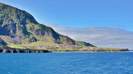 Tristan da Cunha, l’île habitée la plus isolée du monde qui fascine les voyageurs en quête d’ailleurs