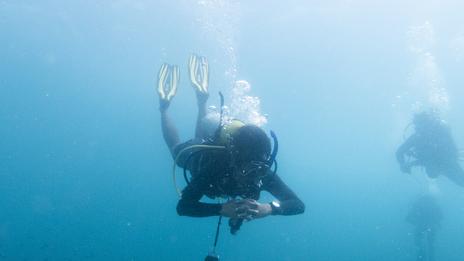 Maîtriser sa flottabilité en plongée sous-marine : la compétence qui change tout sous l’eau